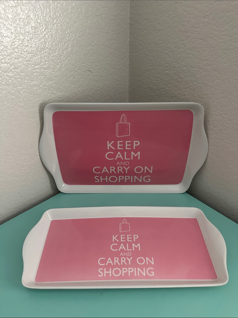 Home Essentials Set of 2 rectangular melamine serving trays ‘Keep Calm&Carry On’